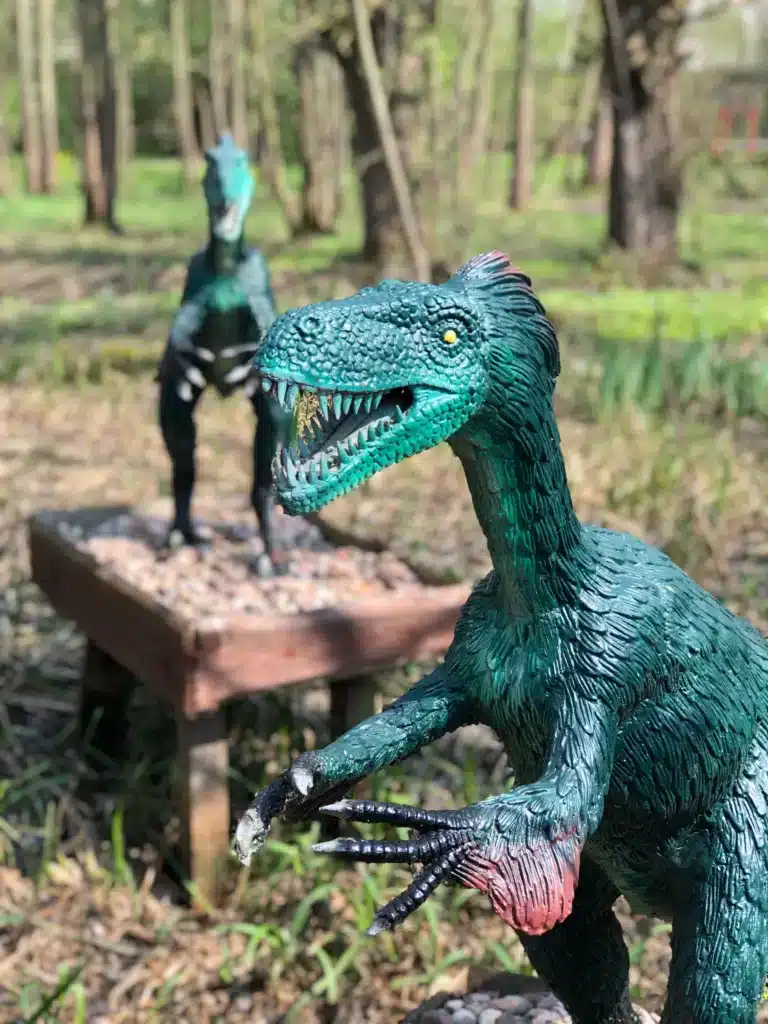 Utharaptor w parku ruchomych dinozaurów Zatorland